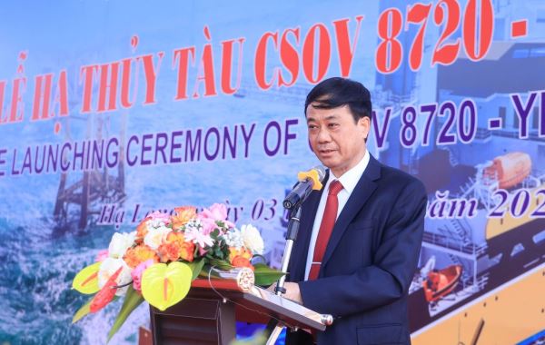Ông Nguyễn Tuấn Anh, Tổng giám đốc Công ty TNHH MTV Đóng tàu Hạ Long cho biết, tàu CSOV là tàu dịch vụ điện gió xa bờ hiện đại bậc nhất (Ảnh: Tạ Hải).